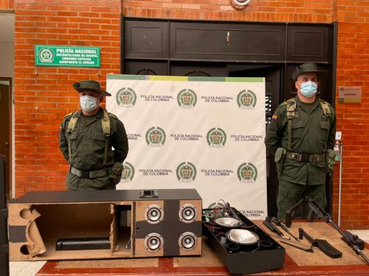 Incautamos un fusil Galil 5.56 mm en el Aeropuerto Internacional el Dorado  Incautamos un fusil Galil 5.56 mm en el Aeropuerto Internacional el Dorado