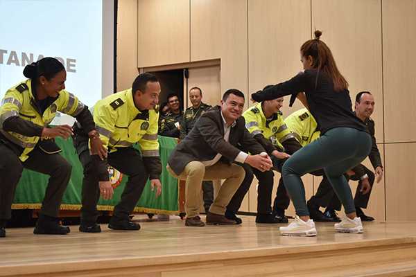 PAUSAS-ACTIVAS-METUN POLICIAS-ENPAUSASACTIVAS