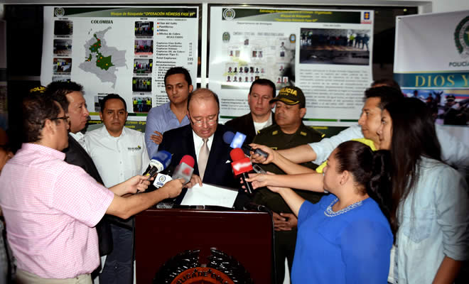 Por una Navidad Segura y en Paz Por una Navidad Segura y en Paz