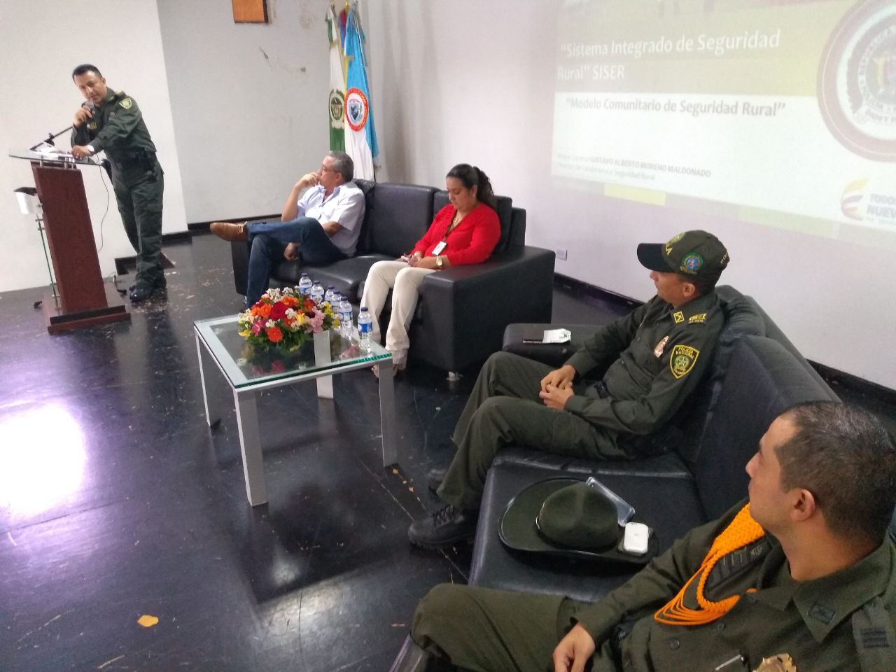 Departamento de policía valle realiza I foro ganadero Primer-foro-ganadero-valle-del-cauca4