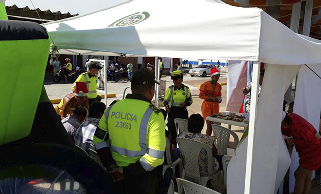 En-Navidad-la-Policía Nacional-continúa-promoviendo-la-seguridad vial-en-el Meta