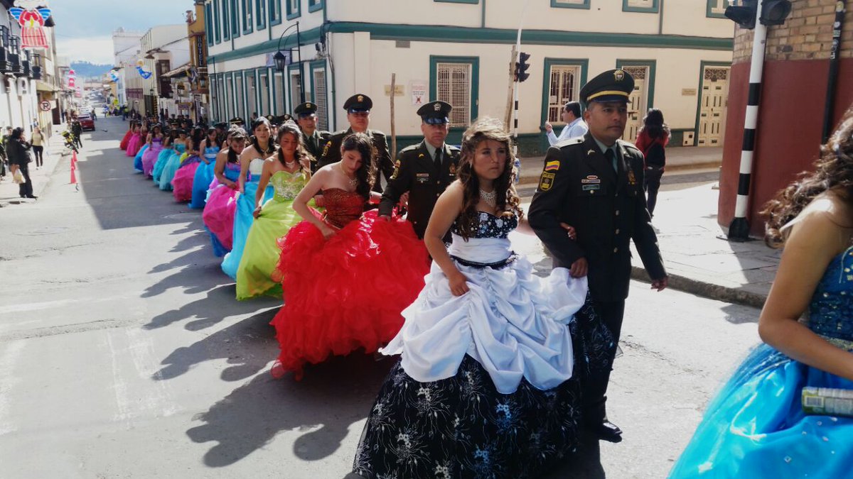 quince-anos-sonados-policia  quince-anos-sonados