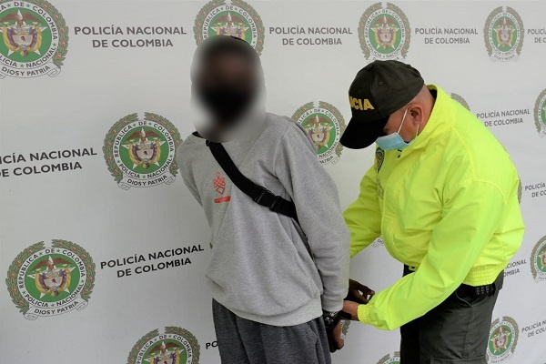 Esta persona esta para cumplir condena  Por el delito de acceso carnal violento con menor de catorce años fue capturada una persona de 19 años de edad.