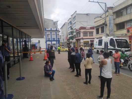 La Policía Nacional ofrece el servicio de acompañamiento cuando salga de un banco.