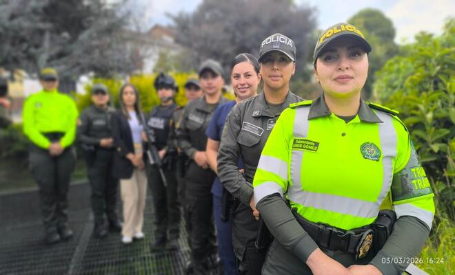 Grupo de mujeres polic&iacute;as de las diferentes especialidades en Nari&ntilde;o