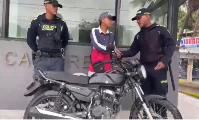 Motocicleta recuperada y entregada a su propietario Motocicleta recuperada y entregada a su propietario
