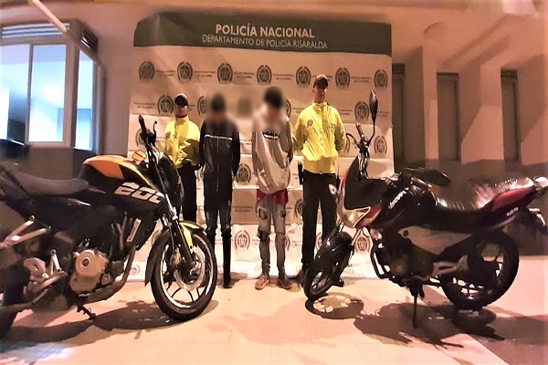 En las últimas horas Policía Nacional logra la recuperación de tres automotores Persona capturada-policías custodiando-elemento recuperado