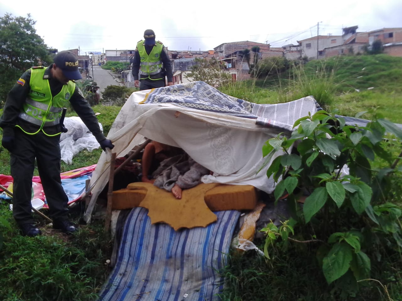 el lote será recuperado y se construirá un parque en su parte alta  El lote era utilizado como sitio de venta de estupefacientes