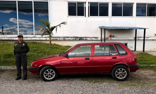 En operativo policial recuperan vehículo en Nariño