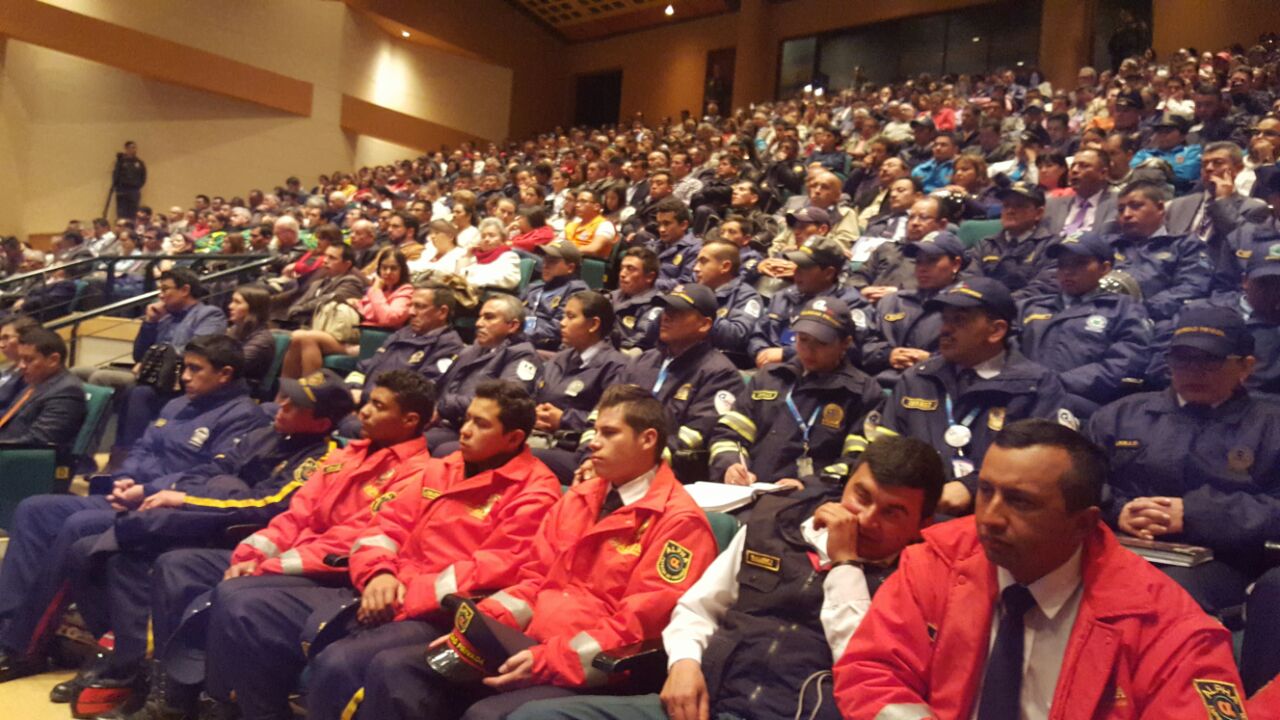 Condecorada guarda de seguridad víctima de ataque indiscriminado por parte de un hombre   Redes de apoyo y solidaridad