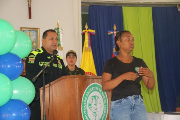 Rompiendo las barreras del lenguaje Rompiendo las barreras del lenguaje