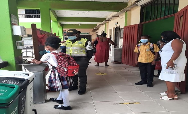 Regreso a clases con la Policía Nacional, en el departamento del Chocó. Regreso a clases con la Policía Nacional, en el departamento del Chocó.