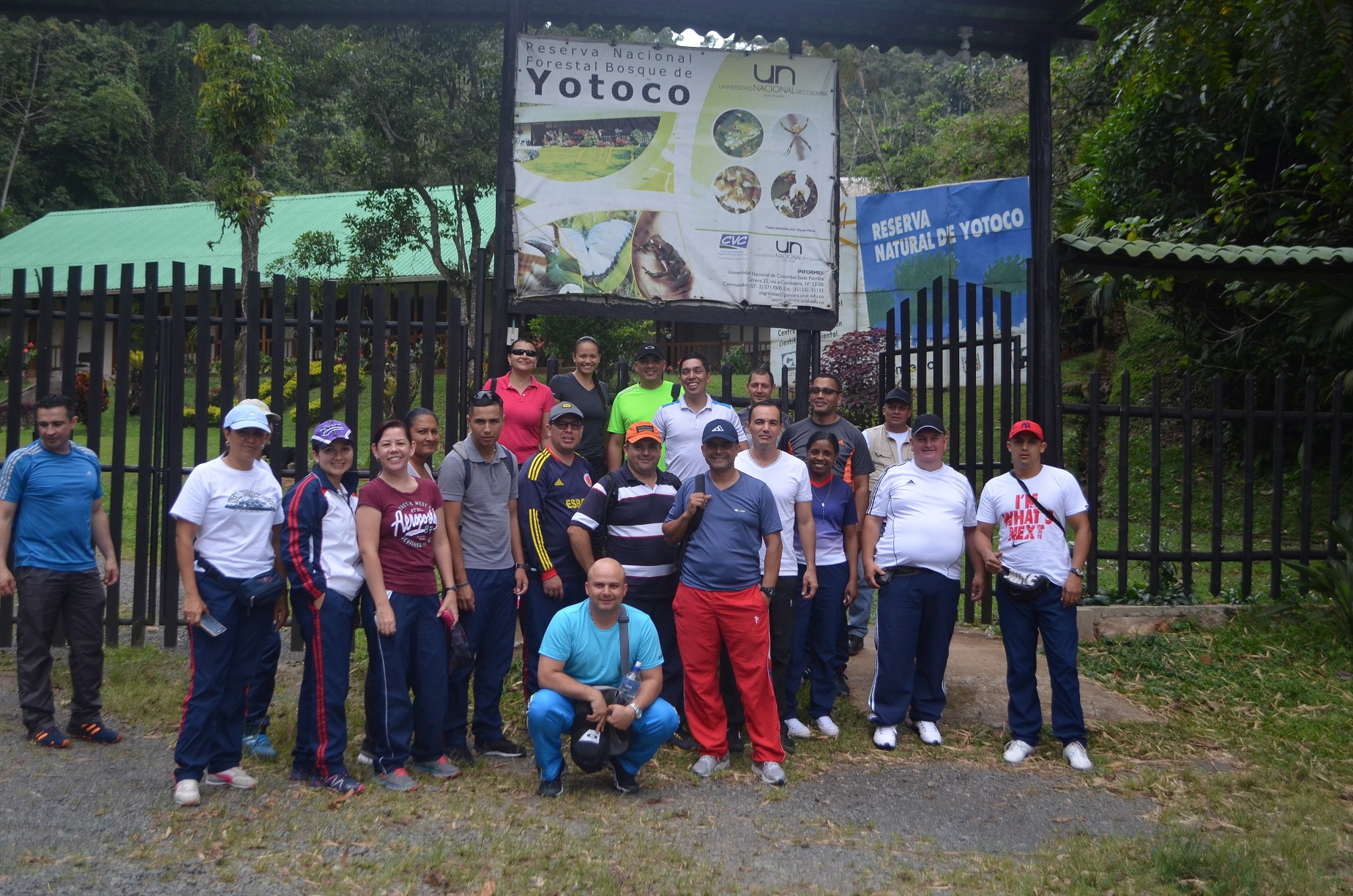 Escuela de Policía realiza  caminata ecológica