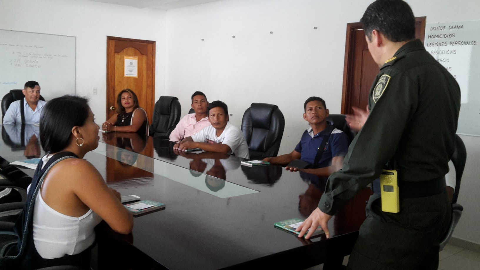 Curacas del sector “los kilómetros” vía a Tarapacá analizan nuevo código de policía