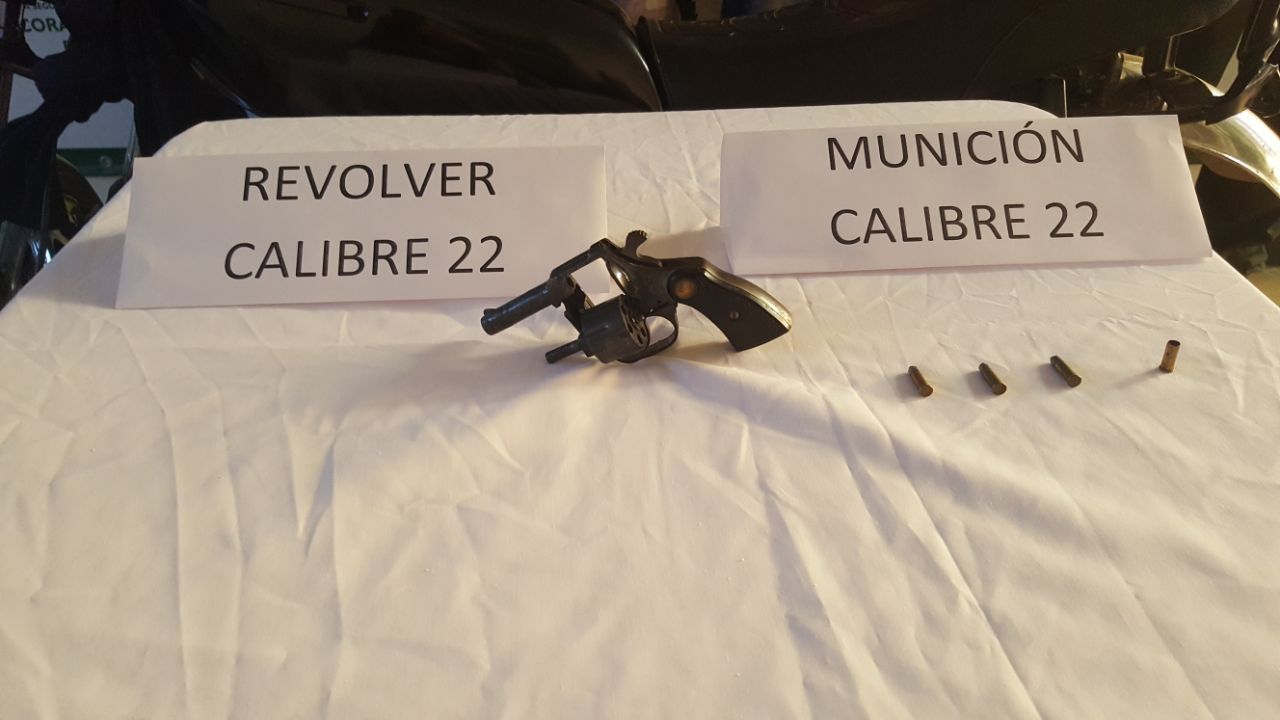 revolver-y-municion-incautada revolver-y-municion-incautada