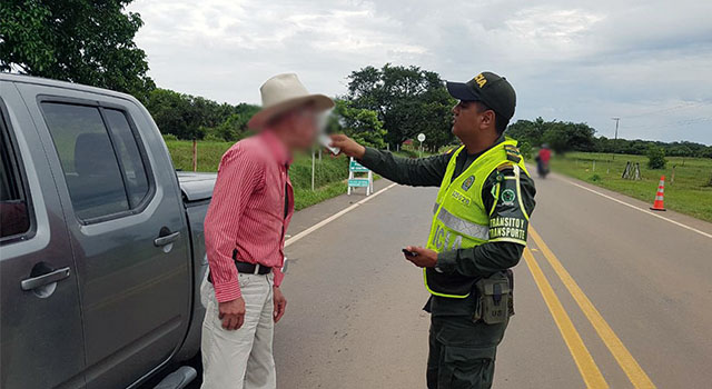 En-el-Meta-la-Policía Nacional-sigue-salvando-vidas-en las vías