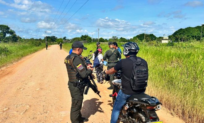 uniformados solicitando antecedentes en zona rural de san Jos&eacute; 