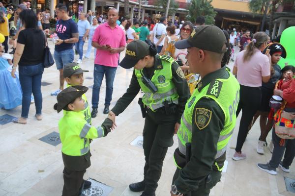 Mil policías comprometidos con la celebración del Halloween en Cali Mil policías comprometidos con la celebración del Halloween en Cali