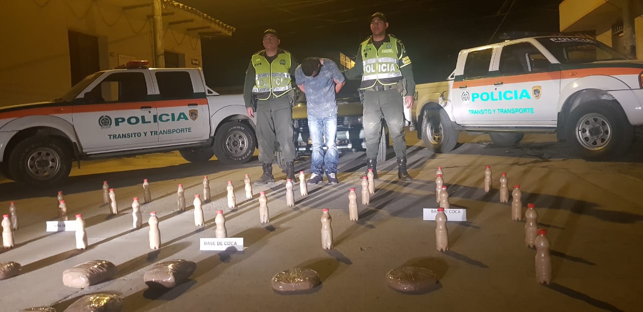 Policía nacional en el valle del cauca incauta estupefacientes camuflada en los tanques del combustible valle-del-cauca-policia-incauta-estupefacientes-en-tanques-del-combustible-de-vehiculos2