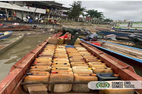 Sin documentación que certificara su legalidad, fueron incautados 315 galones de combustible en Quibdó. Sin-documentación-que-certificara-su-legalidad,-fueron-incautados-315-galones-de-combustible-en-Quibdó.