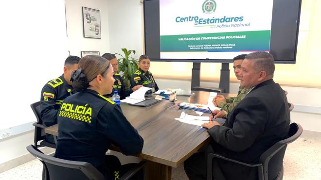 socializaci&oacute;n en la visita de los oficiales de Panam&aacute; de la metodolog&iacute;a de validaci&oacute;n de competencias policiales