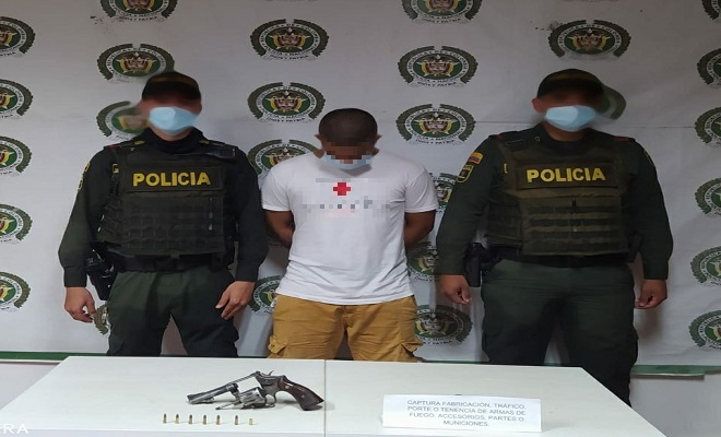 Su actitud nerviosa lo delató Su actitud nerviosa lo delató