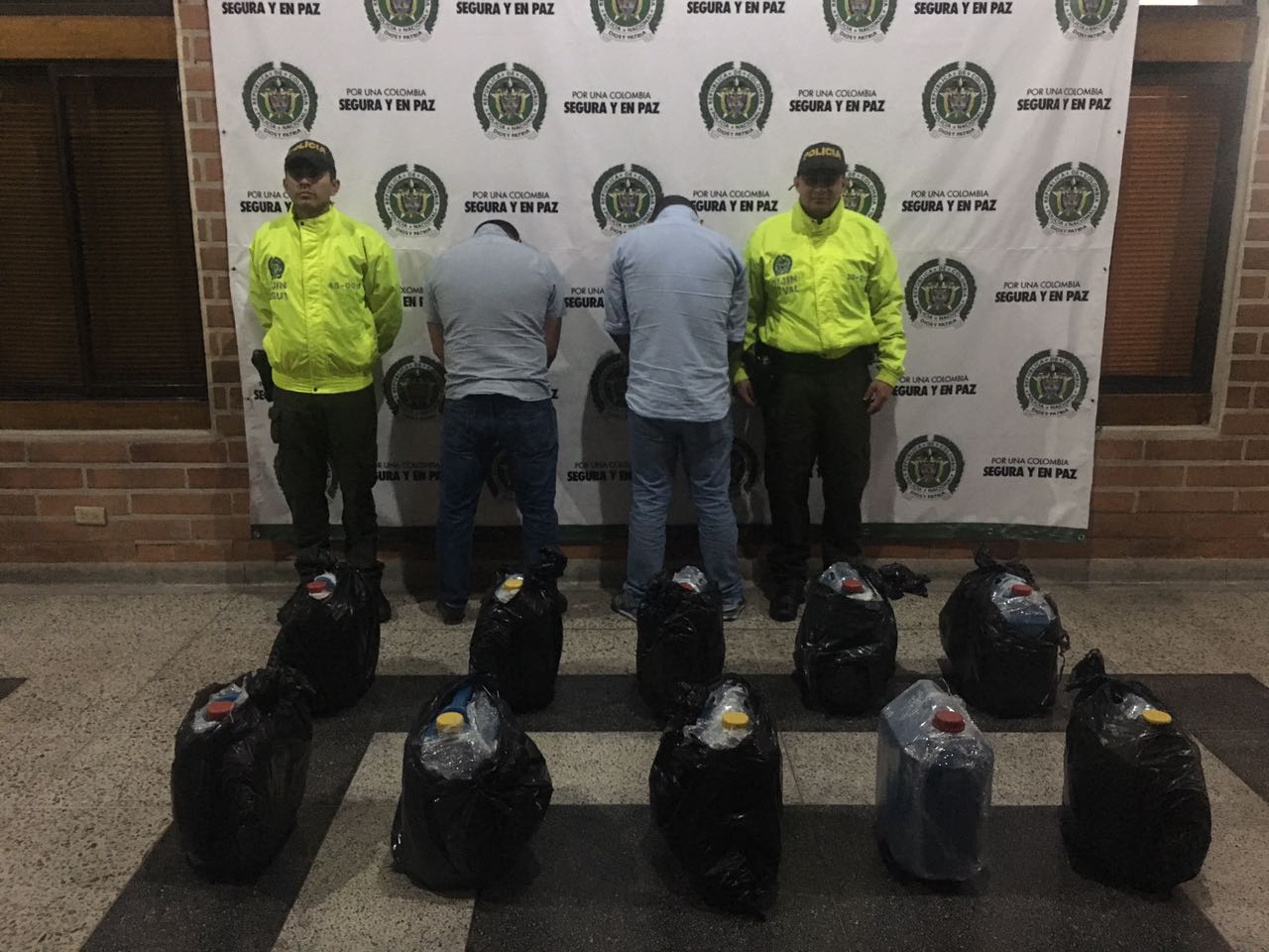 Policía se incauta de sustancias para el procesamiento de cocaína 