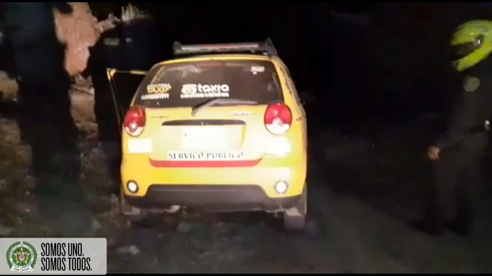 vehículo en el que transportaban el estupefaciente  taxi_con_marihuana