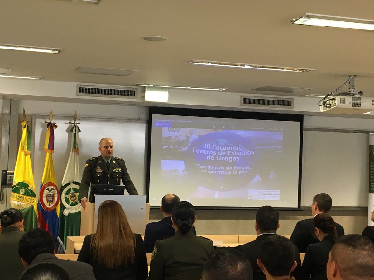 Tercer-encuentro-de-centros-de-estudios-de-drogas-bajo-el-lema-“con-un-país-sin-drogas-se-construye-la-paz” Tercer-encuentro-de-centros-de-estudios-de-drogas-bajo-el-lema-“con-un-país-sin-drogas-se-construye-la-paz”