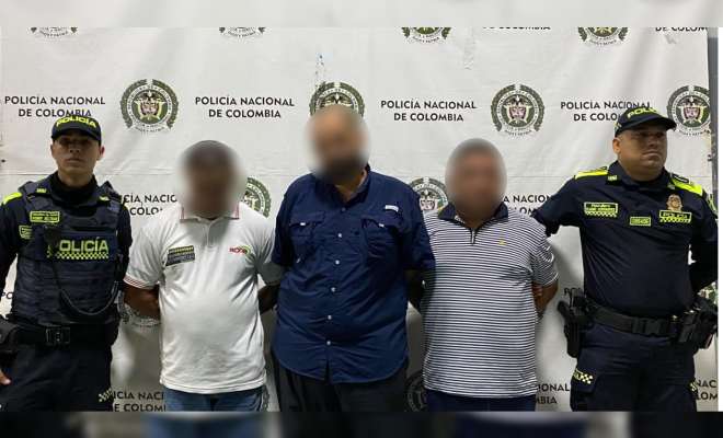 Estarían vinculados al tráfico de armas en los departamentos del Atlántico y La Guajira. De acuerdo con las investigaciones preliminares, los capturados presentan anotaciones por delitos como concierto para delinquir, porte ilegal de armas de fuego y homicidio agravado.
