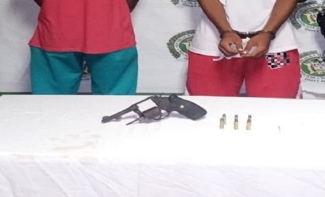 Tres capturados y un menor aprehendido en flagrancia por porte ilegal de armas de fuego arma de fuego-munición