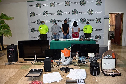 Tres personas capturadas y la recuperación de varios elementos Tres personas capturadas y la recuperación de varios elementos