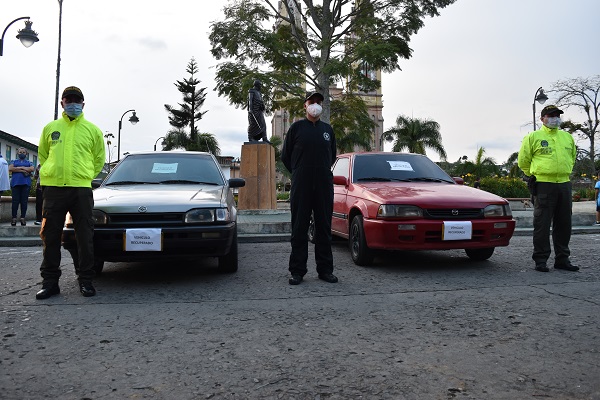 Ambos vehículos fueron recuperados en Manizales  Entrega de dos vehículos recuperados