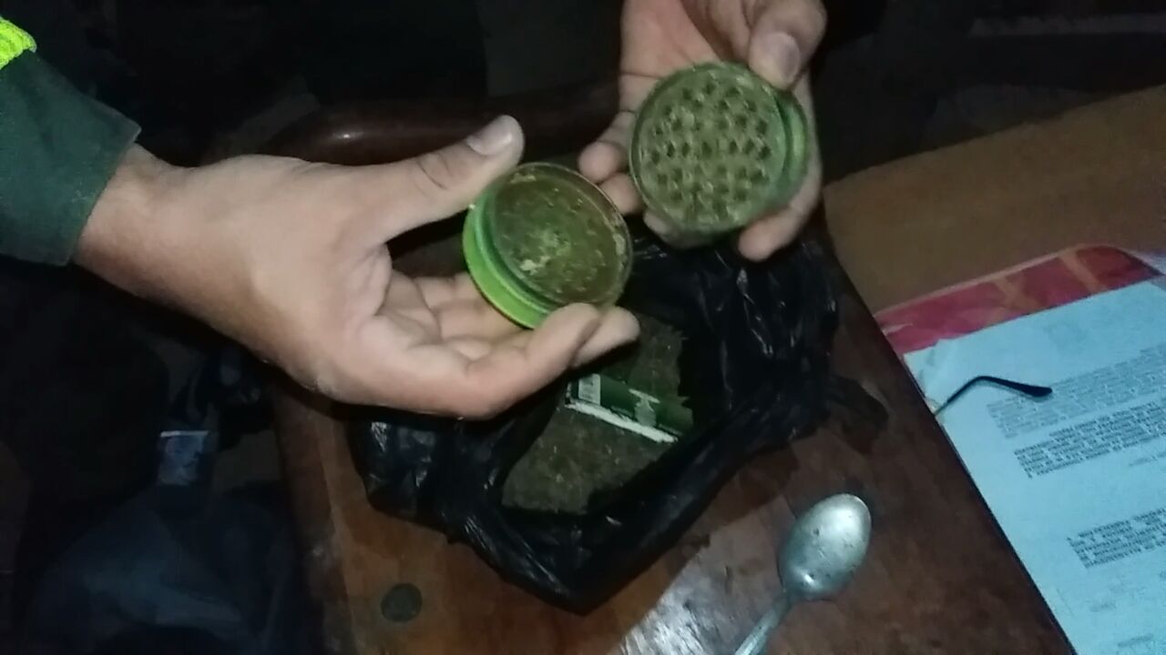 Cayeron los “bufalos”, una familia dedicada al microtráfico Policía de Santander Cayeron los “bufalos”, una familia dedicada al microtráfico Policía de Santander