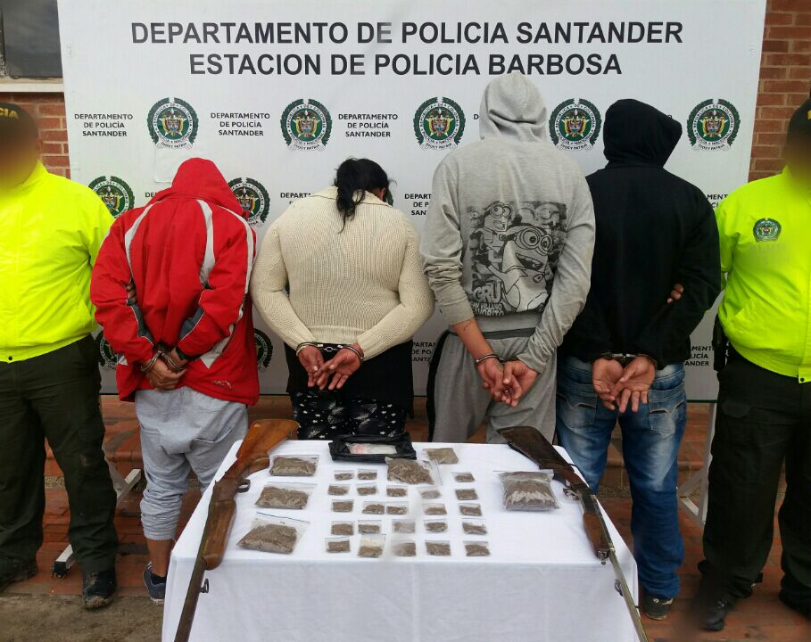 Cayeron los “bufalos”, una familia dedicada al microtráfico Policía de Santander Cayeron los “bufalos”, una familia dedicada al microtráfico Policía de Santander