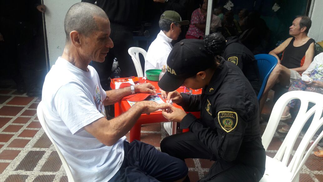 Con ESMAD no.8 llevamos alegría a ancianos de un hogar geriátrico