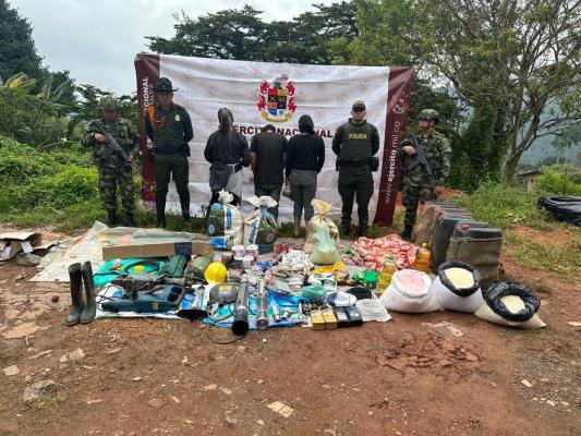 Exploración ilícita de yacimientos mineros Exploración ilícita de yacimientos mineros