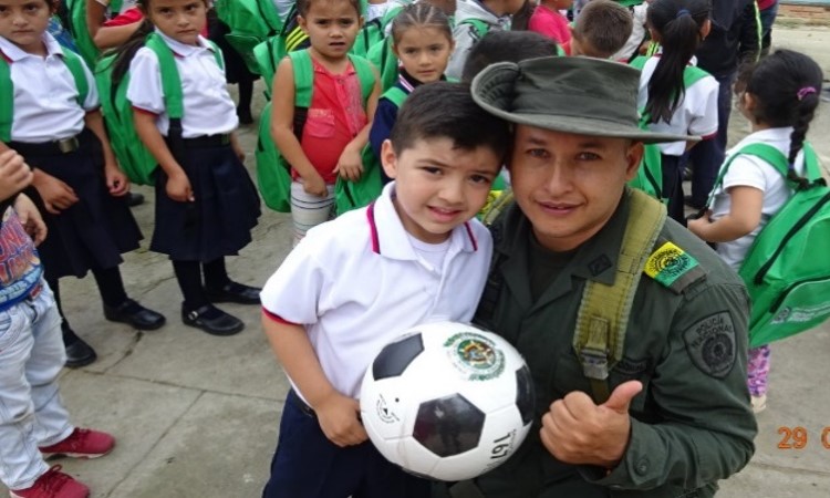 Campaña “Yo prefiero estudiar y practicar deporte” Campaña “Yo prefiero estudiar y practicar deporte”